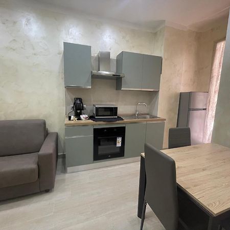 Casa Gold Apartment Наполи Екстериор снимка
