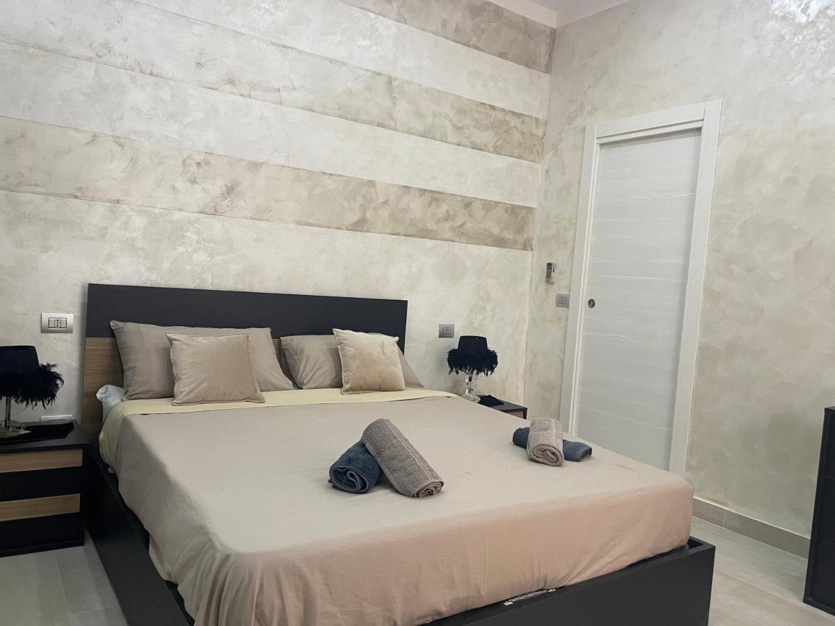 Casa Gold Apartment Наполи Екстериор снимка