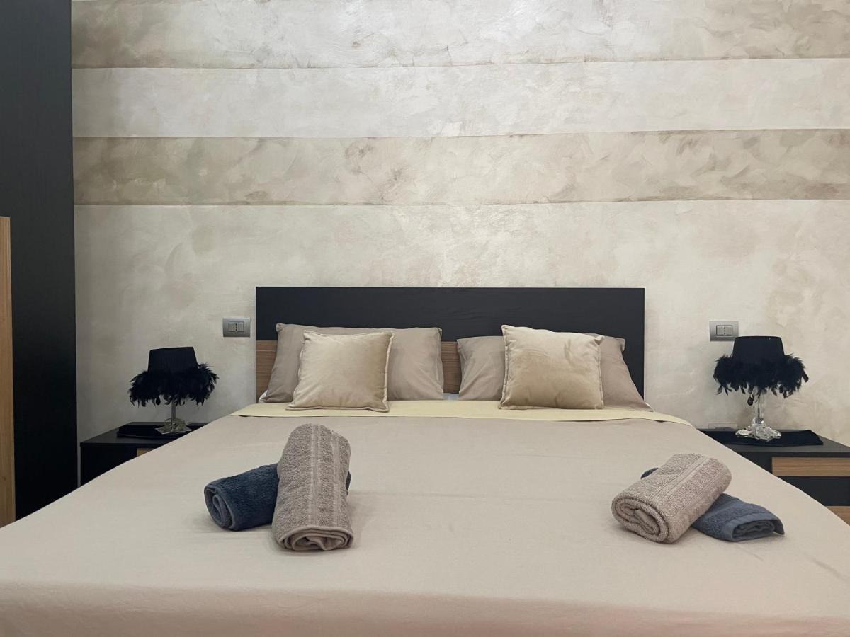 Casa Gold Apartment Наполи Екстериор снимка