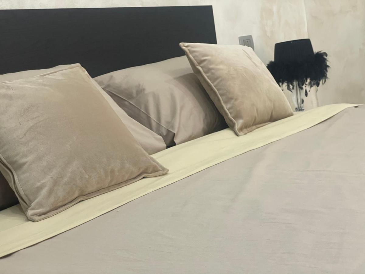 Casa Gold Apartment Наполи Екстериор снимка
