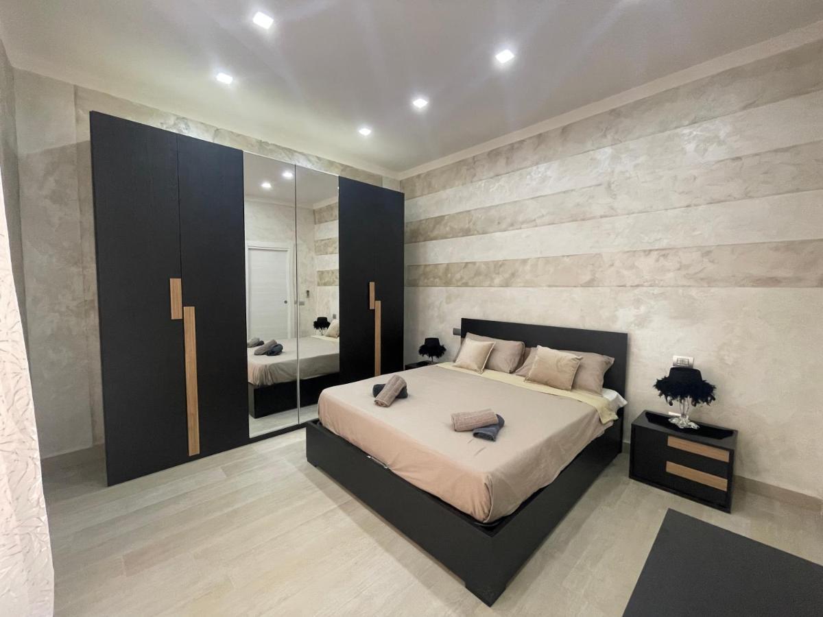 Casa Gold Apartment Наполи Екстериор снимка