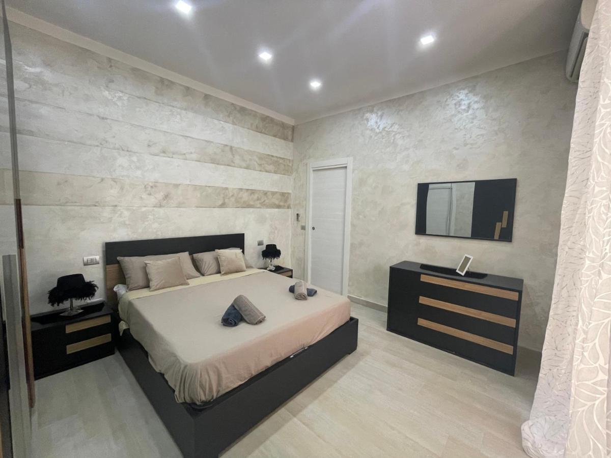 Casa Gold Apartment Наполи Екстериор снимка