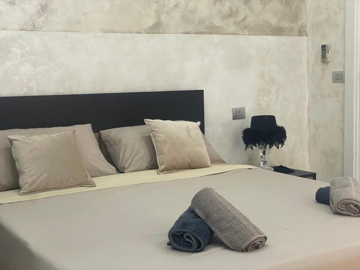 Casa Gold Apartment Наполи Екстериор снимка