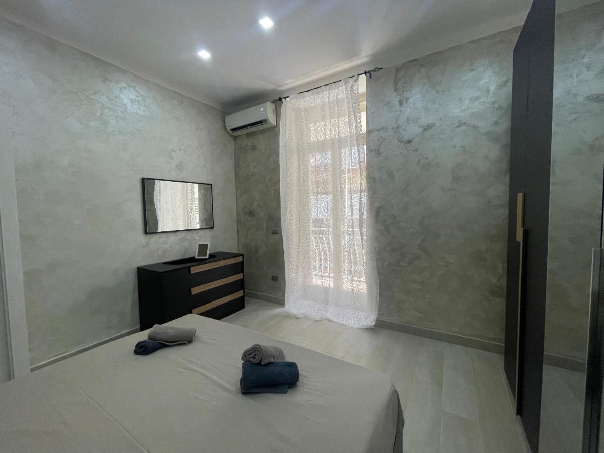 Casa Gold Apartment Наполи Екстериор снимка