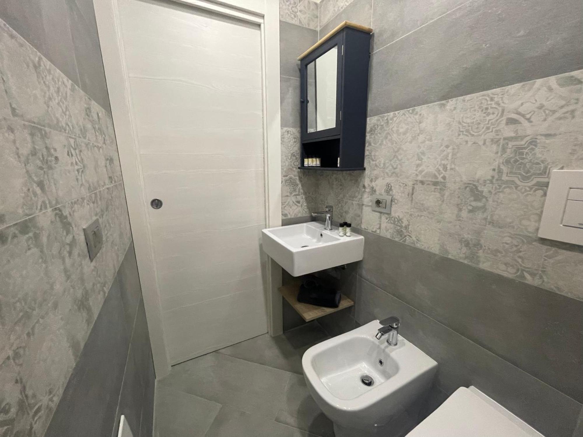Casa Gold Apartment Наполи Екстериор снимка
