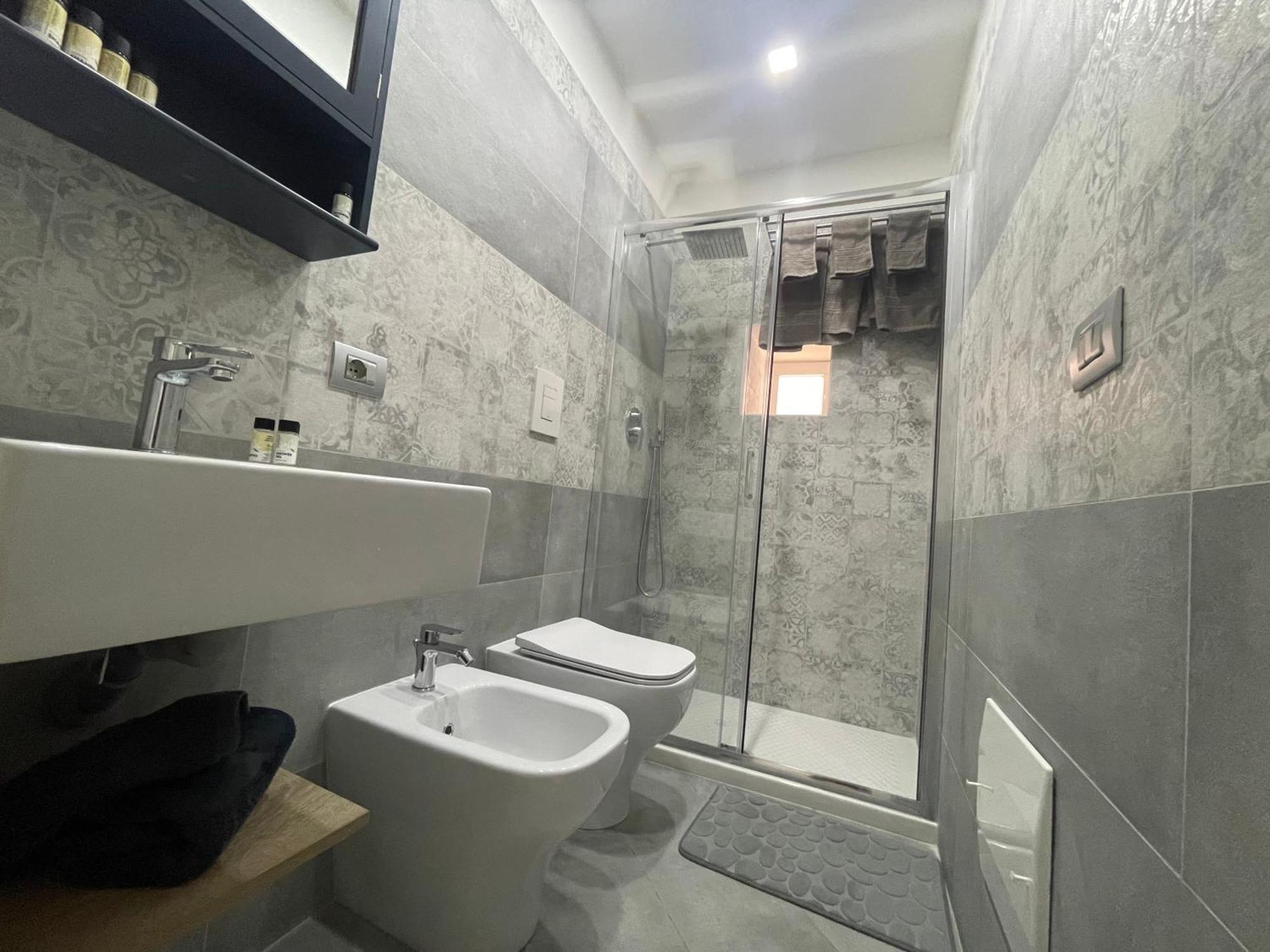Casa Gold Apartment Наполи Екстериор снимка