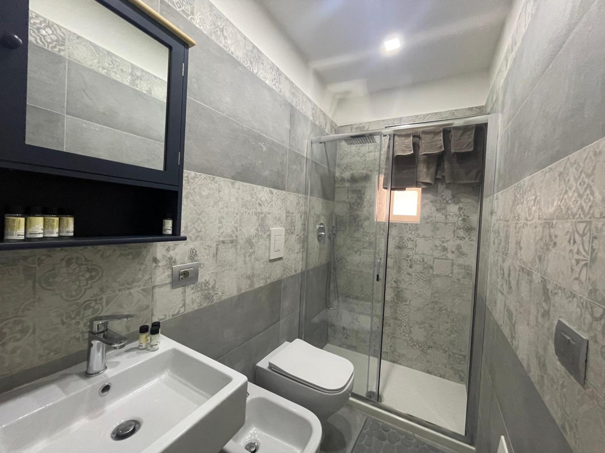 Casa Gold Apartment Наполи Екстериор снимка